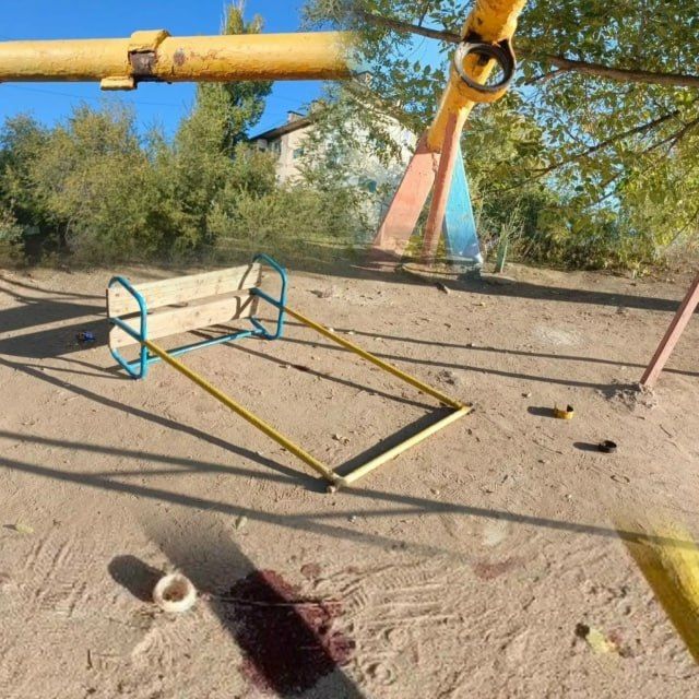 Качели обрушились: в Волгограде девочка получила перелом черепа на детской площадке