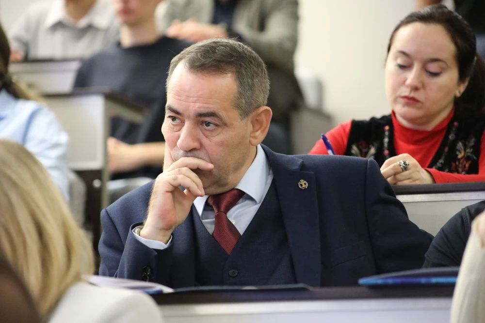 В Волгограде проходит II межрегиональный форум «Бизнес: экономика и право» В Волгограде проходит II межрегиональный форум «Бизнес: экономика и право»