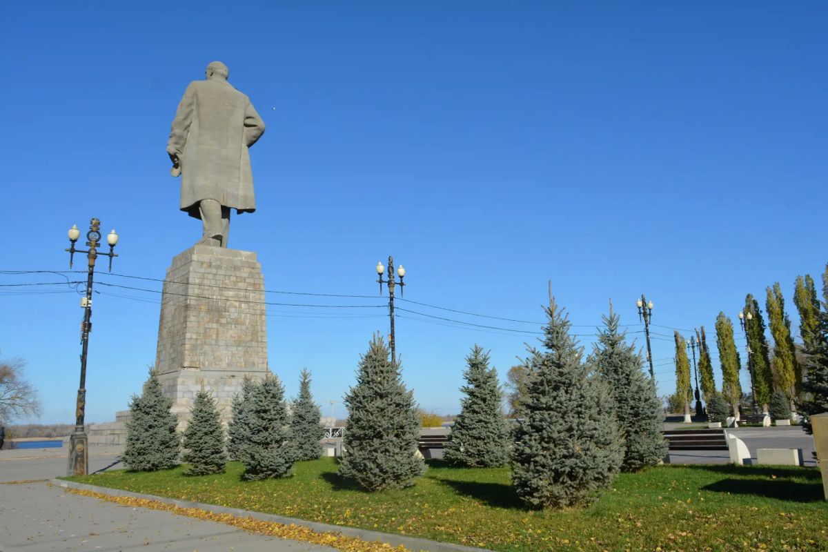Сталинский ампир и пять морей: на Севастопольской набережной благоустроят более 20 гектаров парковой зоны Сталинский ампир и пять морей: на Севастопольской набережной благоустроят более 20 гектаров парковой зоны