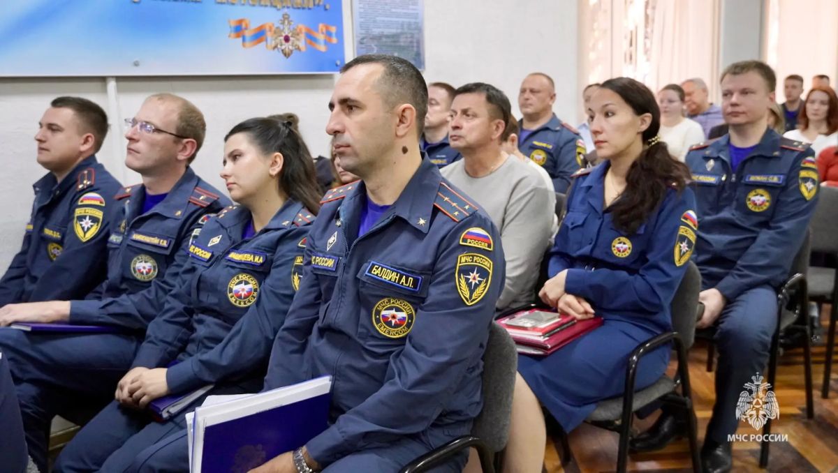 Сплочённость, история, ответственность: главные смыслы встречи в спасательном ведомстве Сплочённость, история, ответственность: главные смыслы встречи в спасательном ведомстве