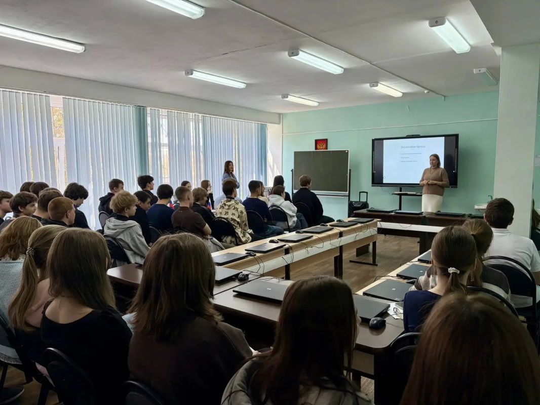 В школе № 28 прошёл открытый урок в рамках проекта «Формула успеха» В школе № 28 прошёл открытый урок в рамках проекта «Формула успеха»
