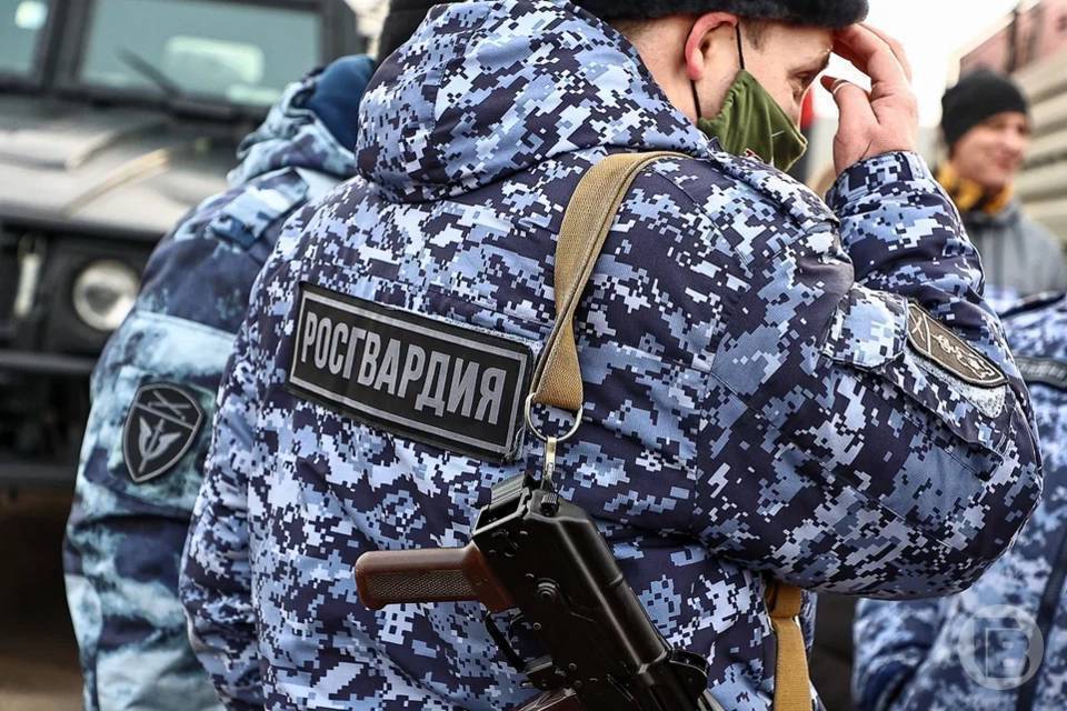 Волгоградец мимо кассы пронес чемоданчик с инструментами