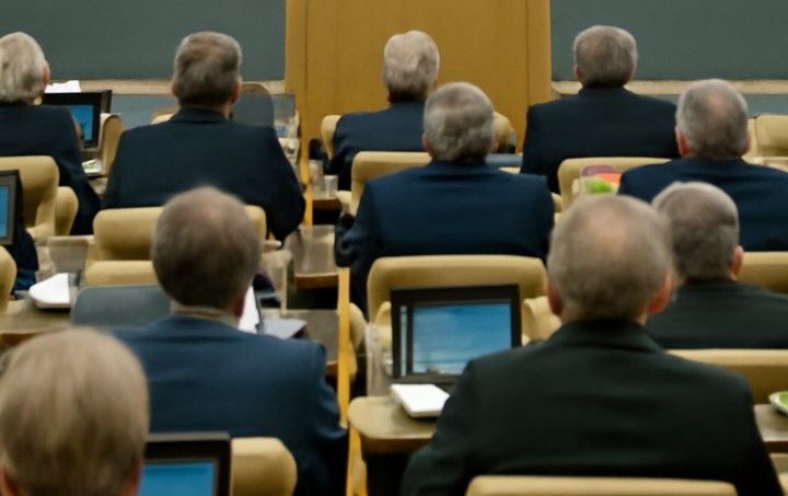 Госдума предлагает новую реформу для родителей: двойной стаж за уход за детьми