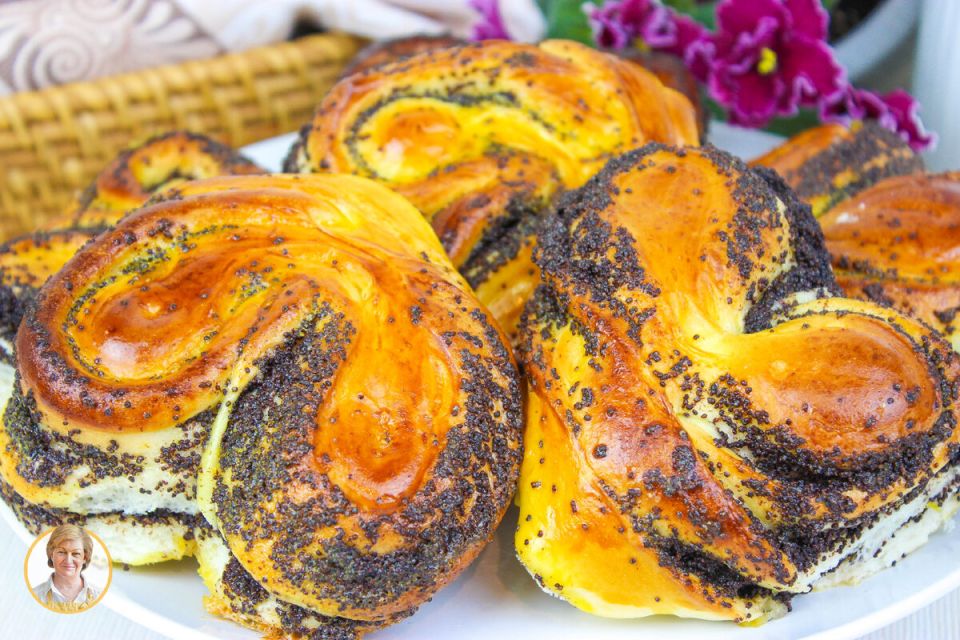 Легкие и ароматные плюшки с маком: идеальное лакомство