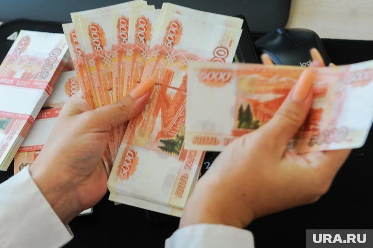 Средняя социальная пенсия в России: что ждет пенсионеров в 2025 году?