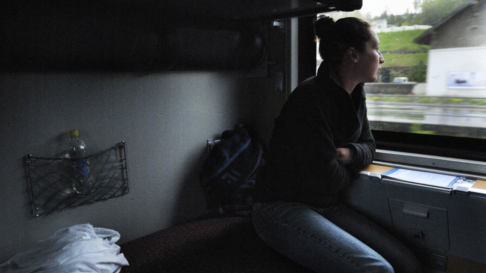 Пользуйтесь этой привилегией в поезде даже глубокой ночью: никто не запретит