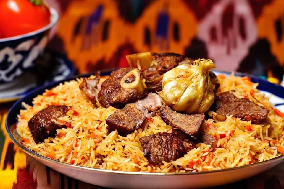 Как приготовить таджикский плов с сухофруктами и орехами