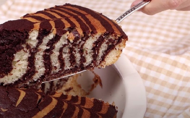 Торт зебра на кефире и манке: легкий рецепт, который вас вдохновит