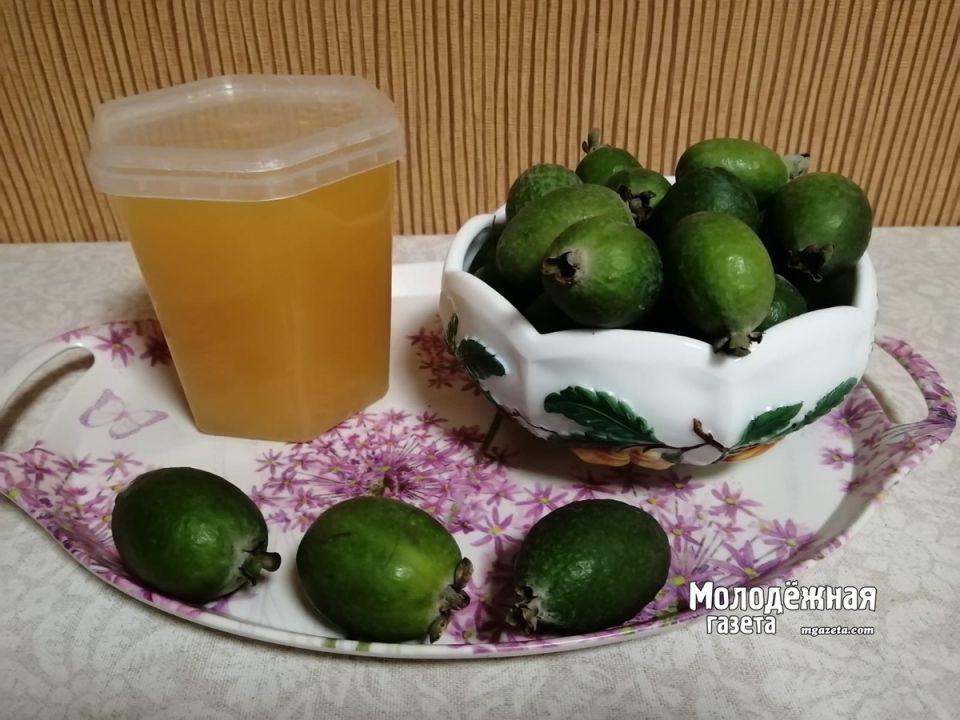 Осенний акцент в банке: фейхоа с мёдом без варки за 5 минут