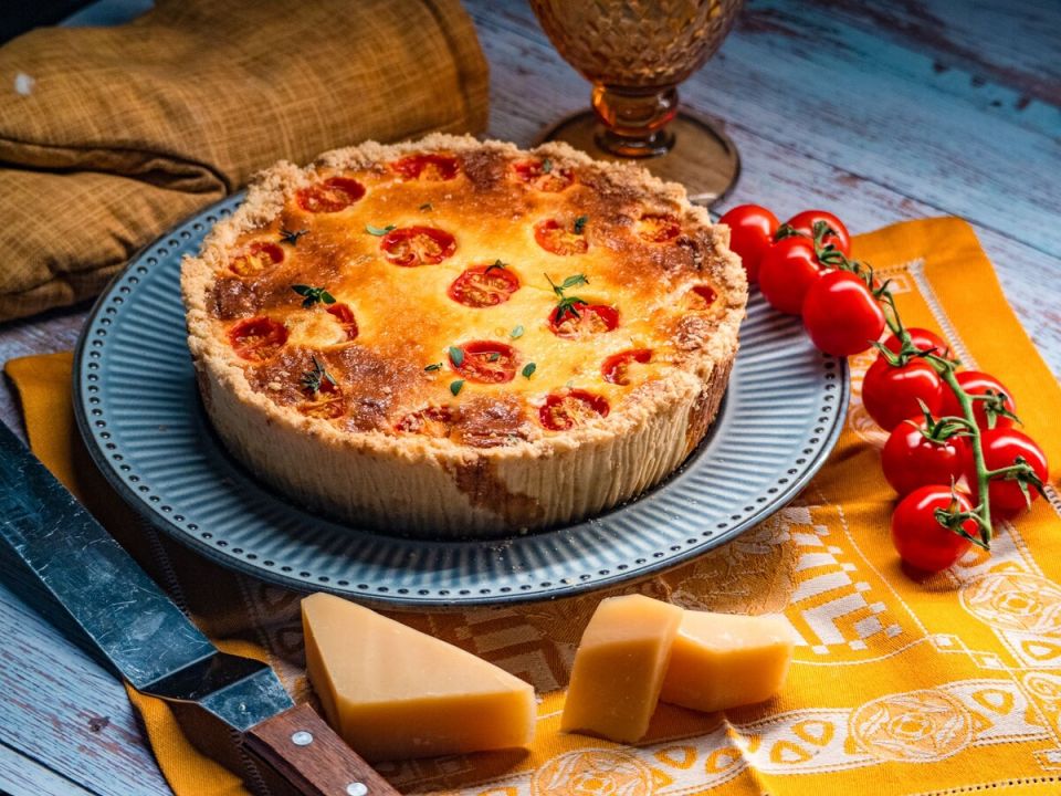 Как приготовить киш с лососем и томатами черри: незабываемый вкус домашней кухни